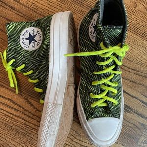Neon Converse Chucks Women’s size 7 (men’s size 5)